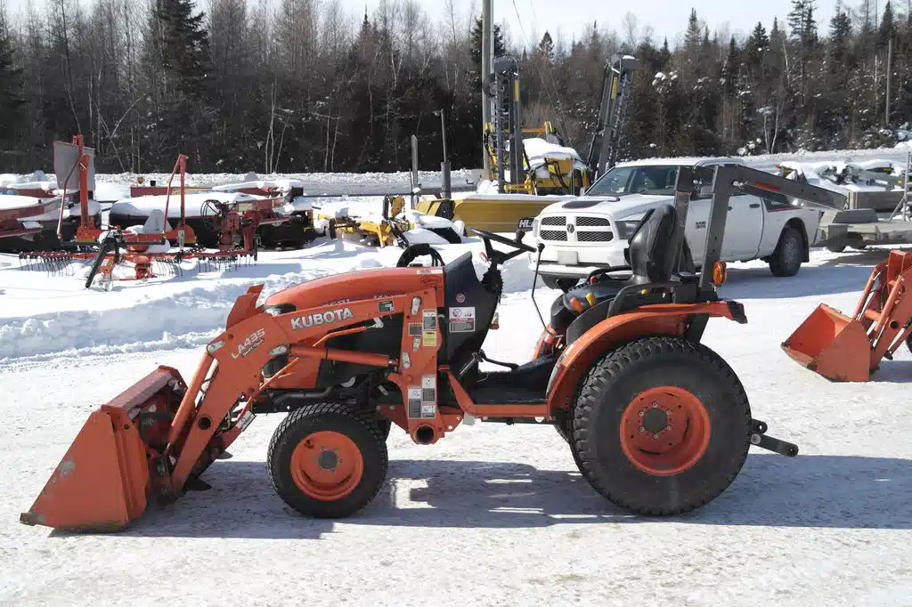 Gallery image 2 for Kubota B2601 Tractor
