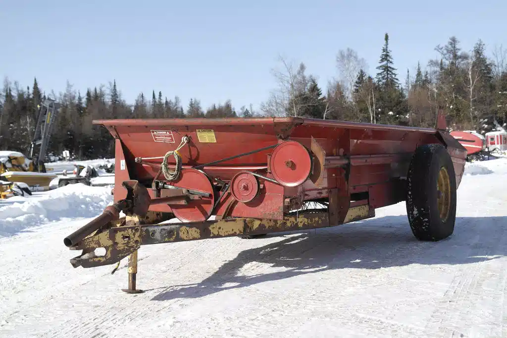 New Holland 520 Conveyor