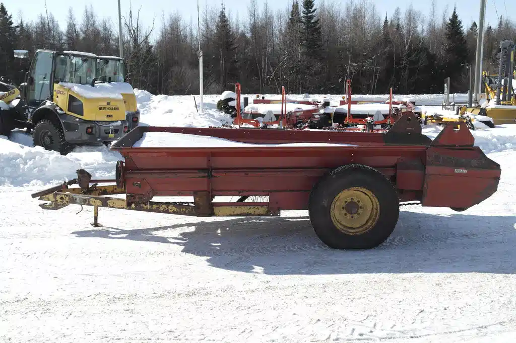 Gallery image 2 for New Holland 520 Conveyor