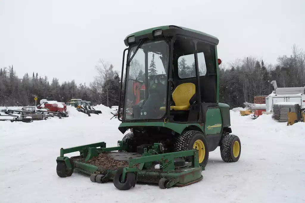 John Deere 1445-4WD Mower - Zero Turn