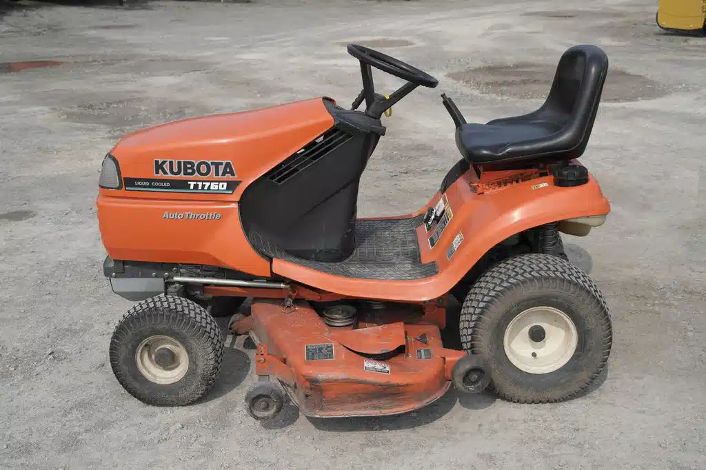 Photo de la Galerie 2 pour Kubota T1760 Tracteur à pelouse