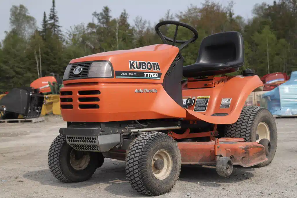 Photo de la Galerie 1 pour Kubota T1760 Tracteur à pelouse