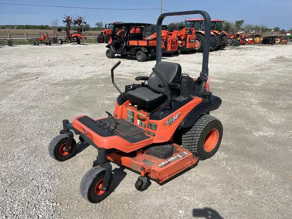 Gallery image 1 for Kubota ZG327 Mower - Zero Turn