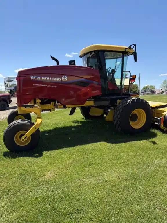 Gallery image 2 for 2022 New Holland 220 Plus Speedrower With 416 Plus Header Disc Mower Conditioner