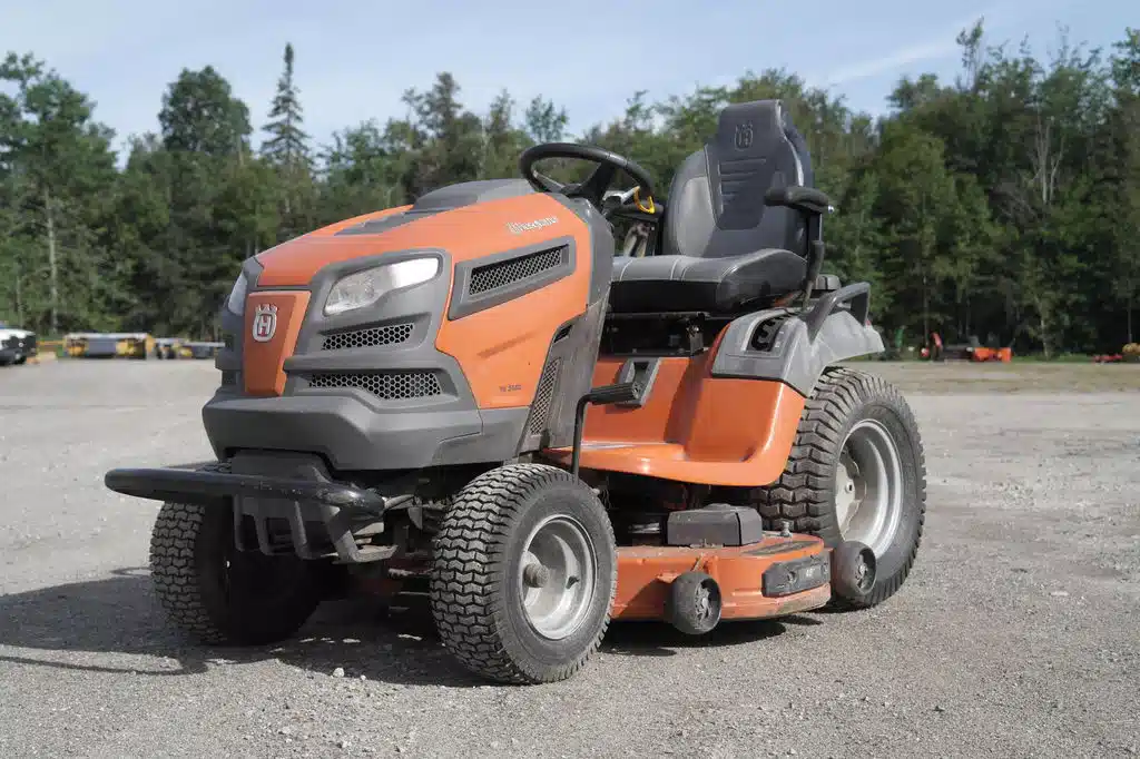 Gallery image 1 for Husqvarna TS348D Lawn Tractor