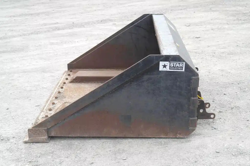 Photo de la Galerie 2 pour 74" Pallet Fork Godet (bucket)