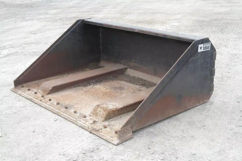 Photo de la Galerie 1 pour 74" Pallet Fork Godet (bucket)