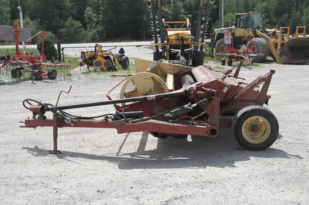 Photo de la Galerie 2 pour New Holland 488 Faucheuse-conditionneuse
