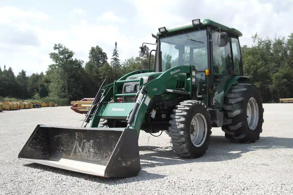 Photo de la Galerie 1 pour Montana N55 Tracteur