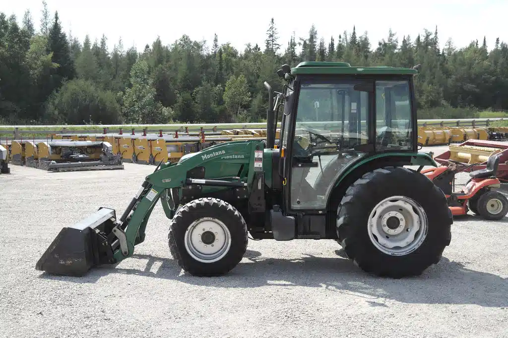 Photo de la Galerie 2 pour Montana N55 Tracteur