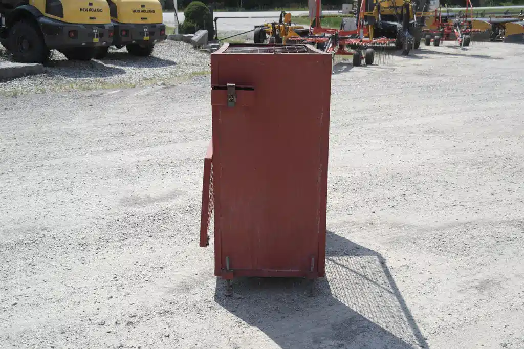 Photo de la Galerie 2 pour North American Lockable Steel Crate Outils