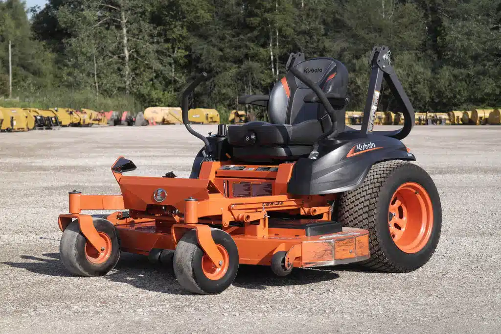 Gallery image 1 for Kubota Z422KWT-60 Mower - Zero Turn