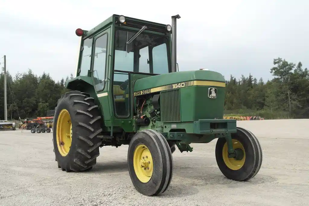 Photo de la Galerie 1 pour John Deere 1640 Tracteur