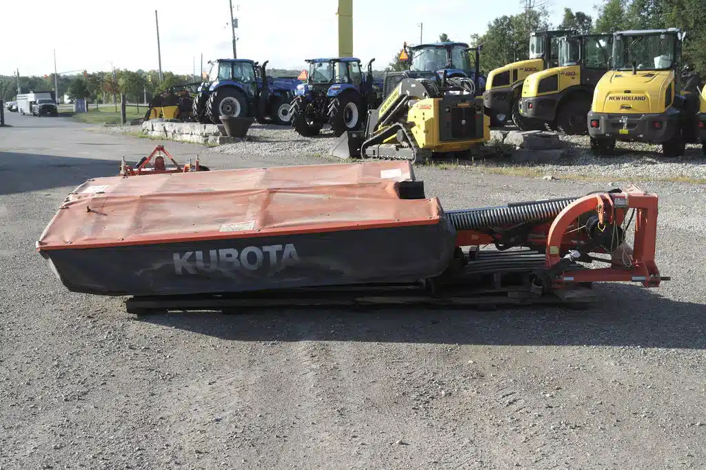 Photo de la Galerie 2 pour Kubota DM2028 Faucheuse à disques
