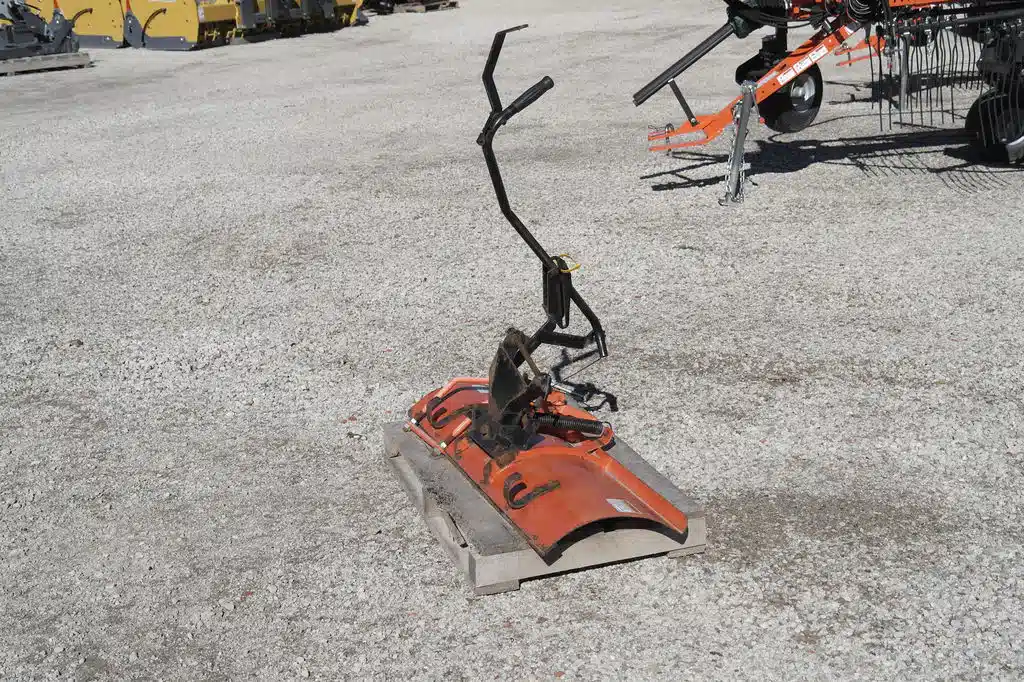 Gallery image 2 for Kubota T2722 Snow Blade