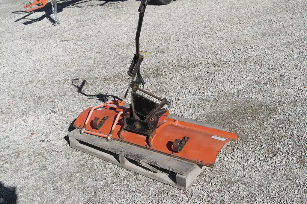 Gallery image 1 for Kubota T2722 Snow Blade