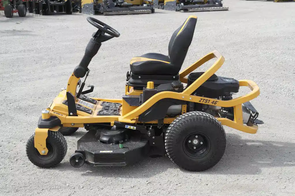 Photo de la Galerie 2 pour Cub Cadet ZTS1 46KHFAB Tondeuse à rayon de braquage zéro