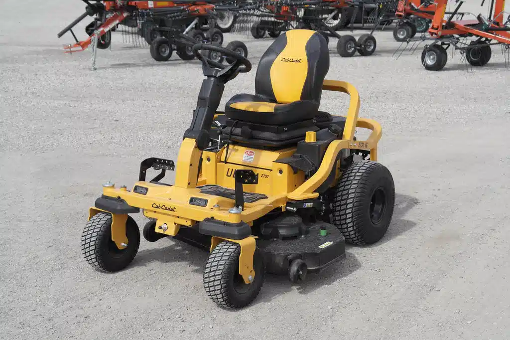 Photo de la Galerie 1 pour Cub Cadet ZTS1 46KHFAB Tondeuse à rayon de braquage zéro