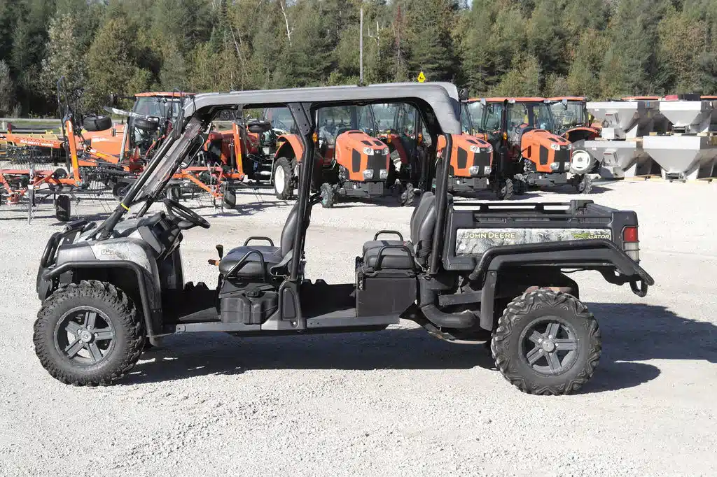 Gallery image 2 for John Deere 825S1 Utility Vehicle