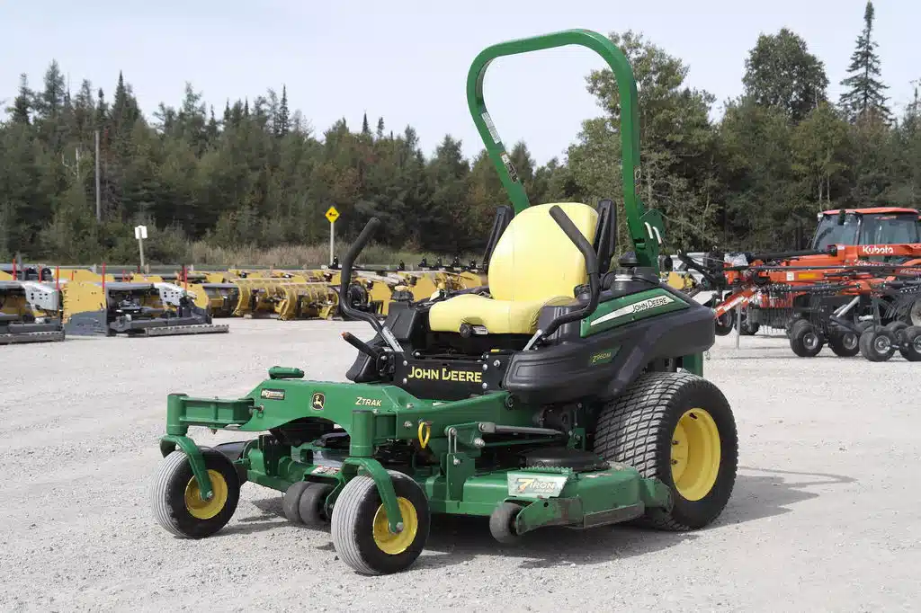 Gallery image 1 for John Deere Z960M Mower - Zero Turn