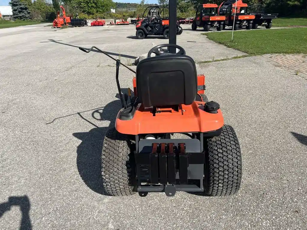 Photo de la Galerie 2 pour Kubota GR2100 Tracteur à pelouse