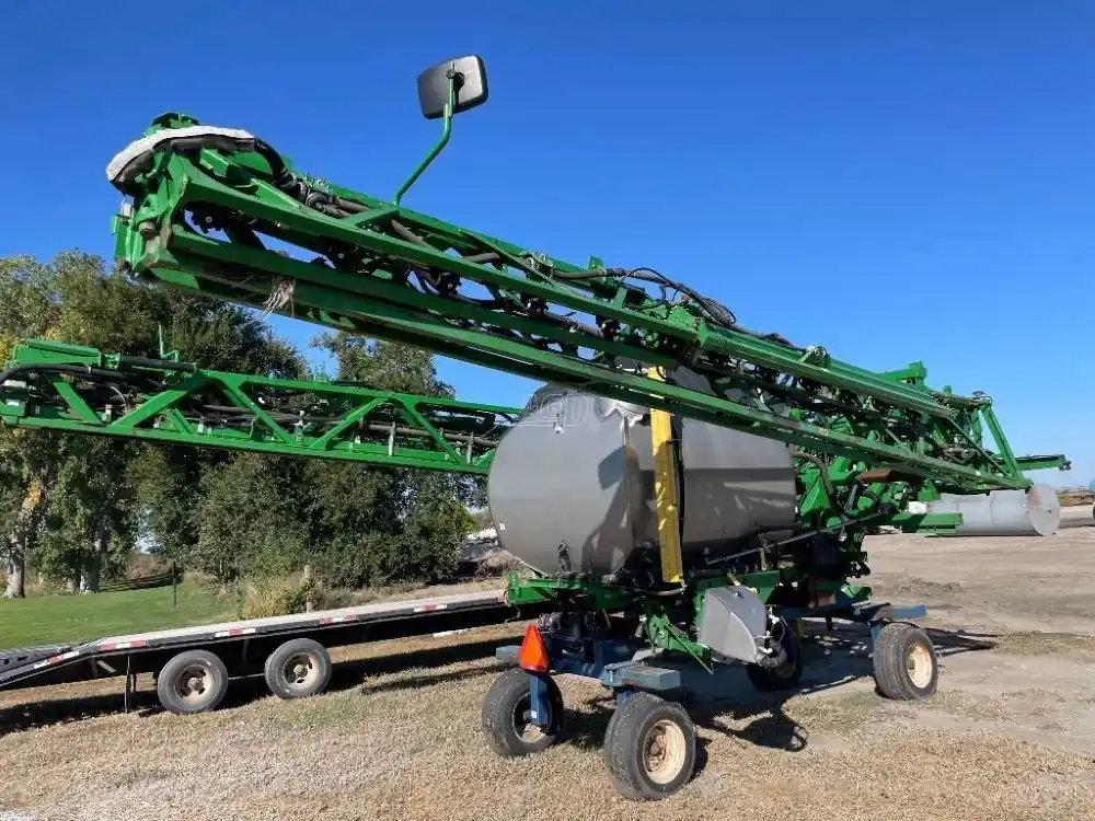 Gallery image 1 for Used 2018 John Deere 1200 g Sprayer - Pull Type