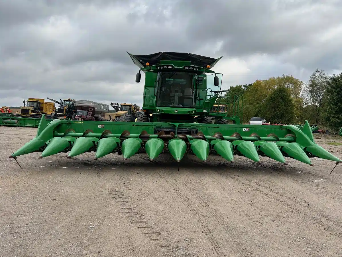 Gallery image 1 for Used 2013 John Deere 612C Header - Row Crop