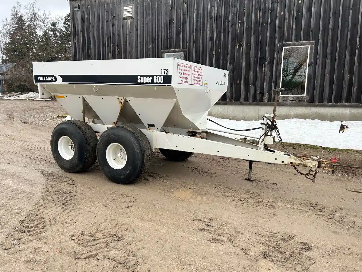 Gallery image 2 for Used Willmar SUPER 600 Spreader - Fertilizer
