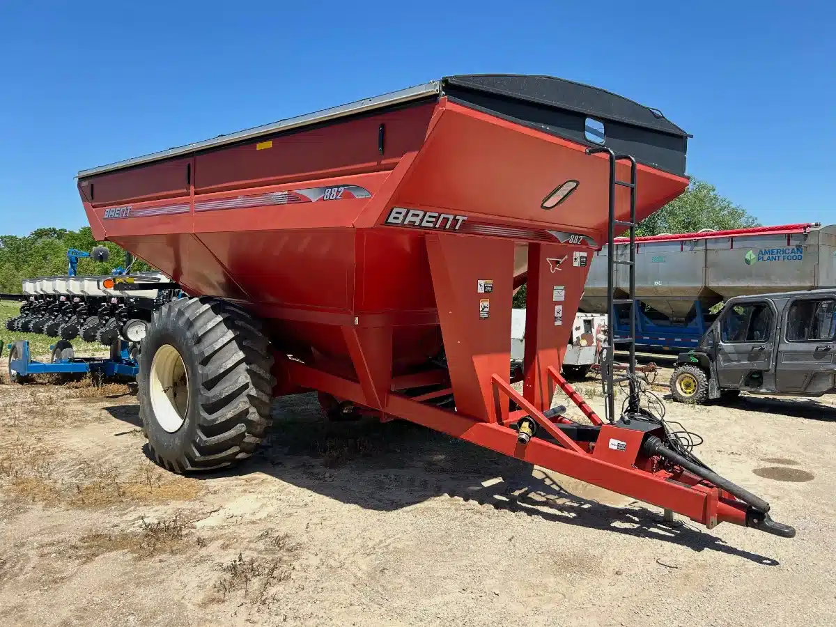 Gallery image 1 for Used Brent 882 Grain Cart