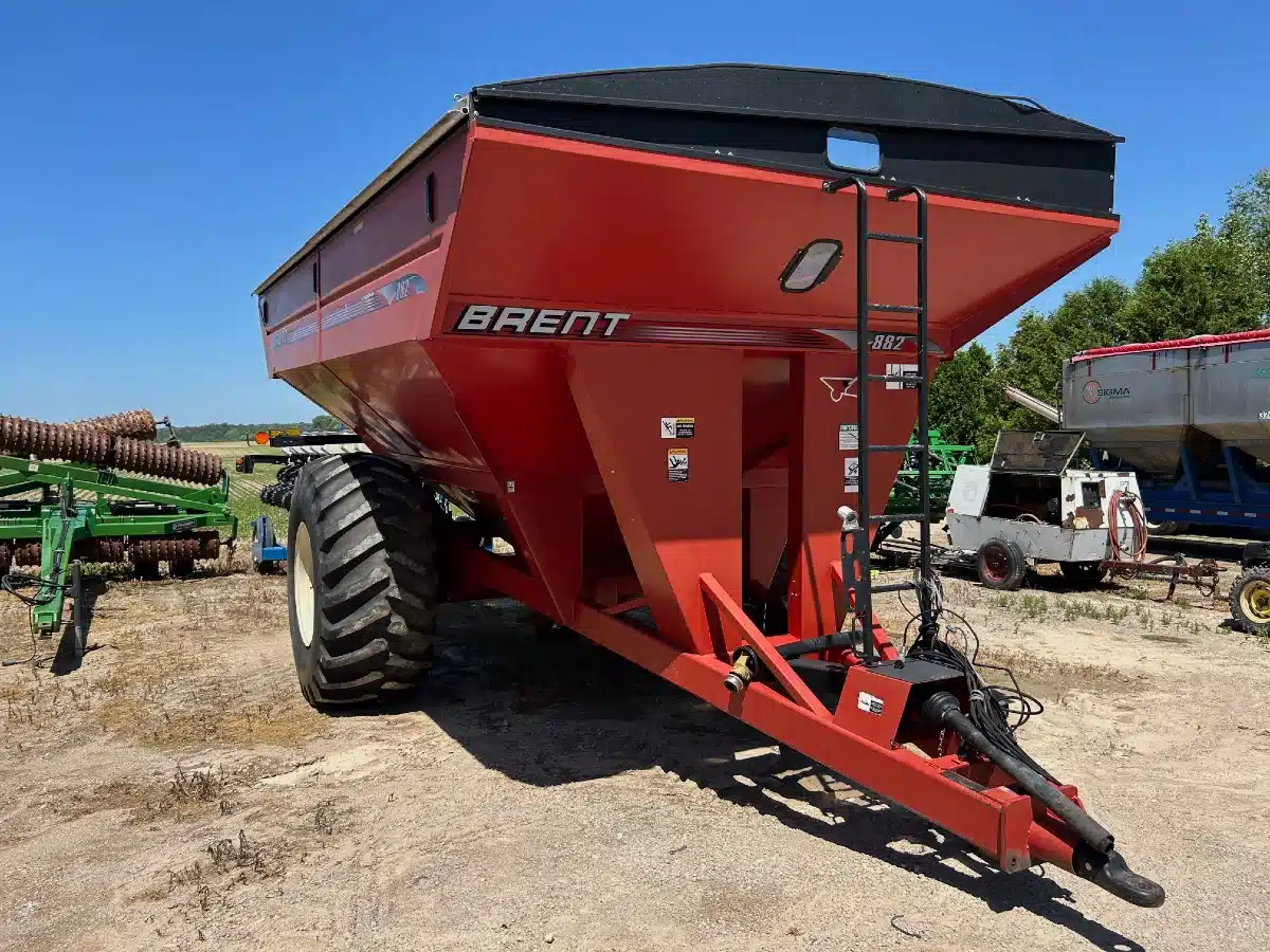 Gallery image 2 for Used Brent 882 Grain Cart