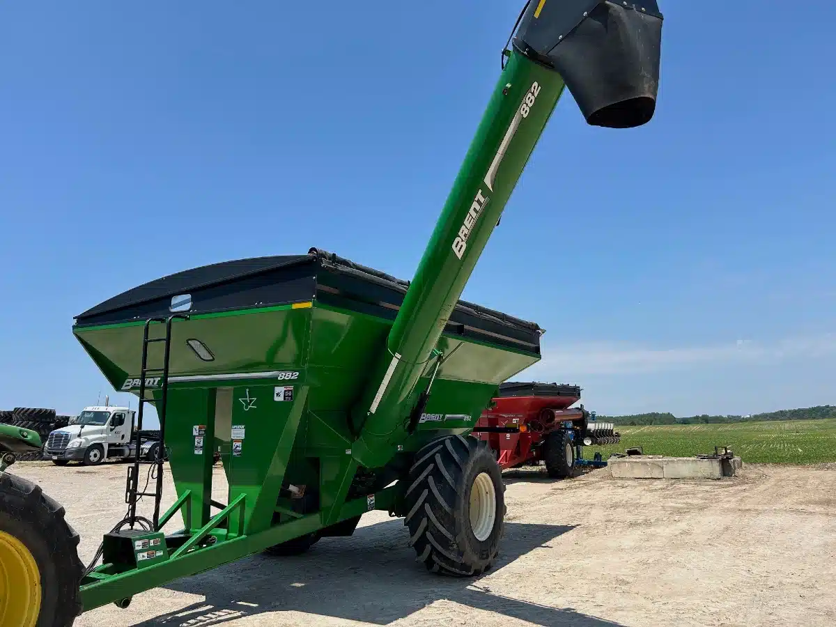 Gallery image 1 for Used 2014 Brent 882 Grain Cart