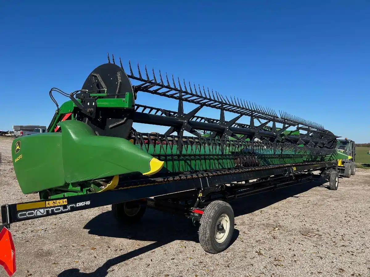 Gallery image 1 for Used 2018 John Deere 640FD Header - Draper