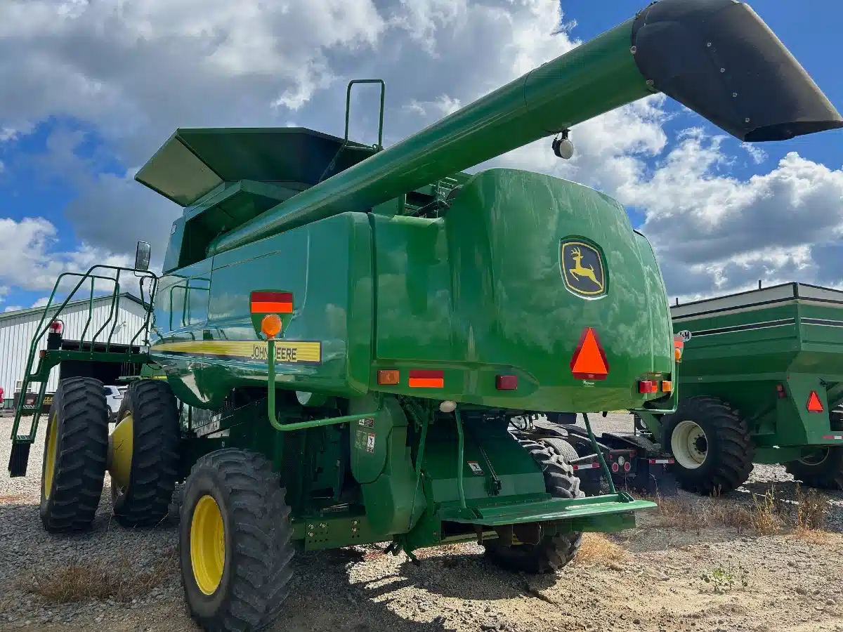 Gallery image 2 for Used 2009 John Deere 9570 STS Combine