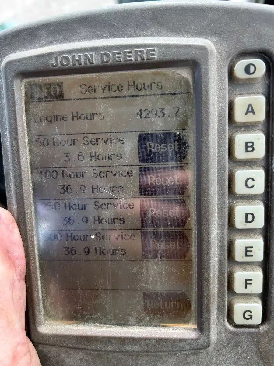 Gallery image 2 for Used John Deere 4700 Sprayer - Self Propelled