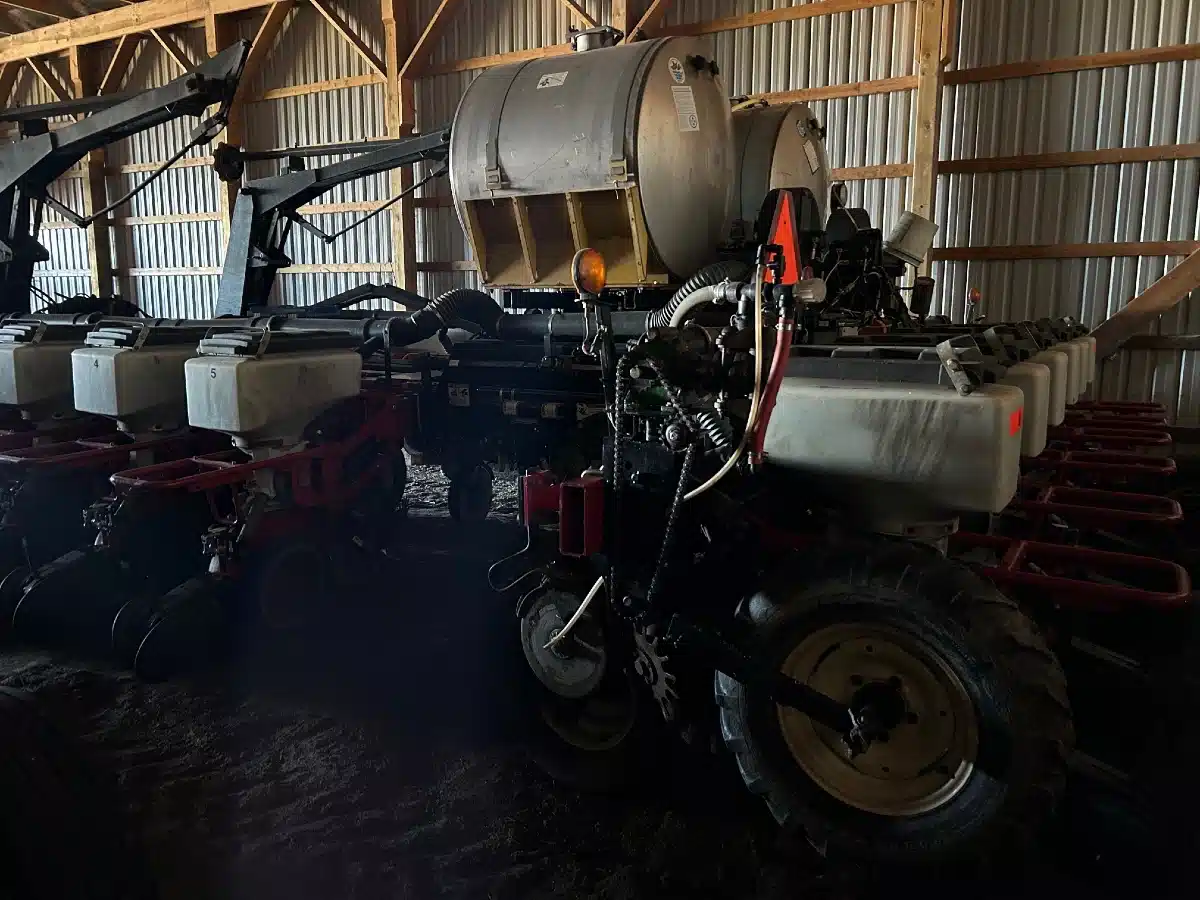 Gallery image 2 for Used White Planters 8516 Planter