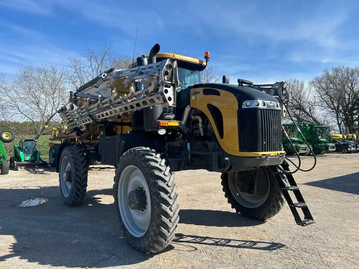 Gallery image 2 for 2020 RoGator RG1300C Spreader - Fertilizer