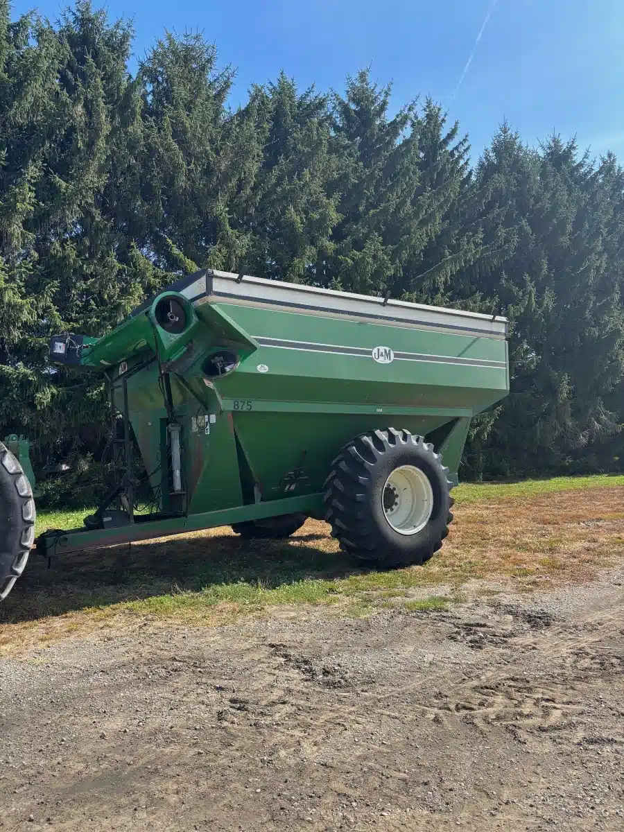 Gallery image 1 for Used J&M 875 Grain Cart