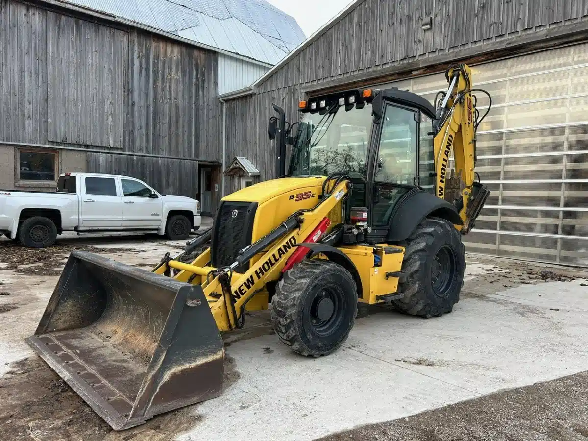 Gallery image 1 for Used 2022 New Holland B95C Backhoe Loader