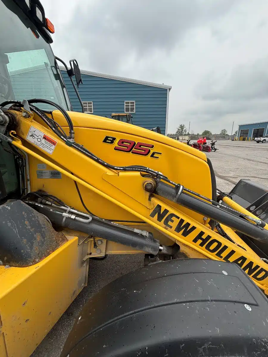 Gallery image 2 for Used 2022 New Holland B95C Backhoe Loader