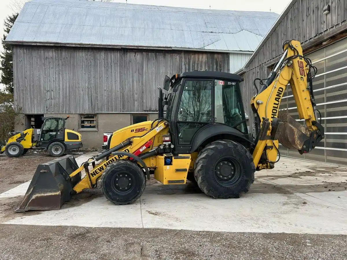 Gallery image 2 for Used 2022 New Holland B95C Backhoe Loader