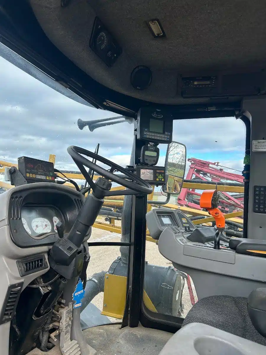 Gallery image 2 for Used 2008 RoGator 884SS Sprayer - Self Propelled