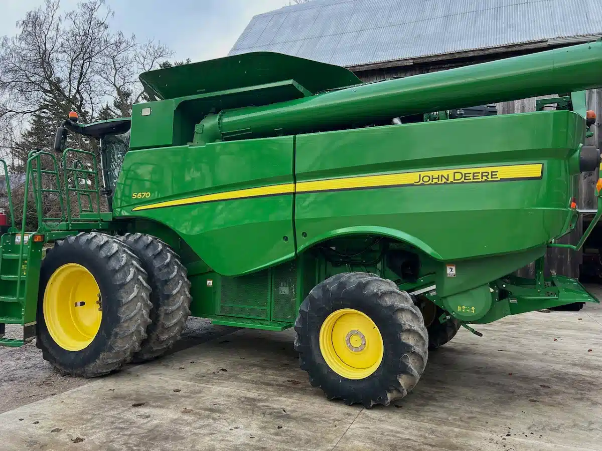 Used 2013 John Deere S670 Combine