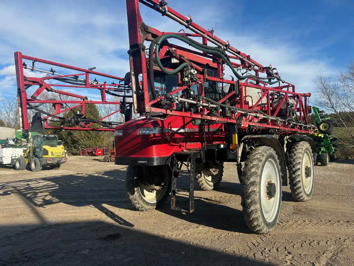 Used 2001 Case IH PATRIOT 3200 Sprayer - Self Propelled