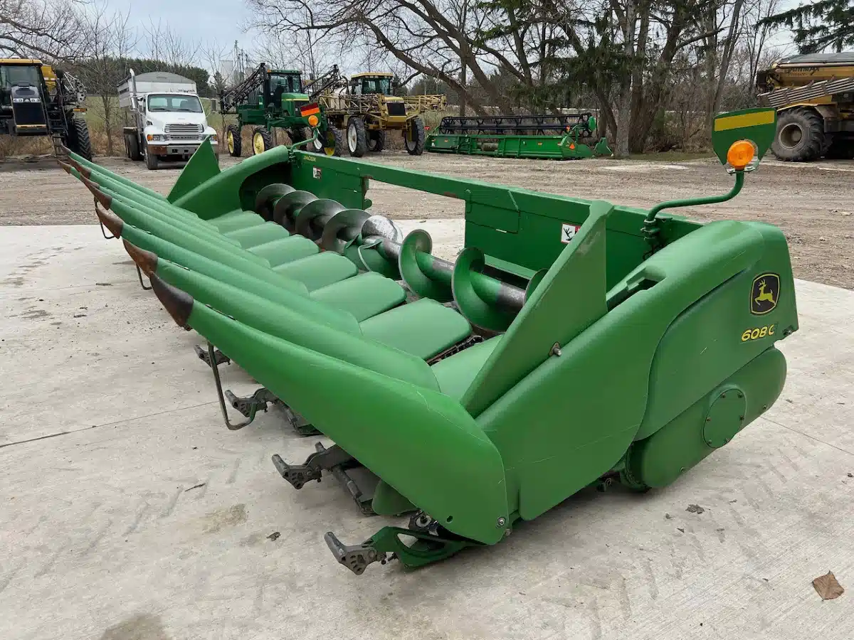 Gallery image 1 for 2008 John Deere 608C Header - Row Crop