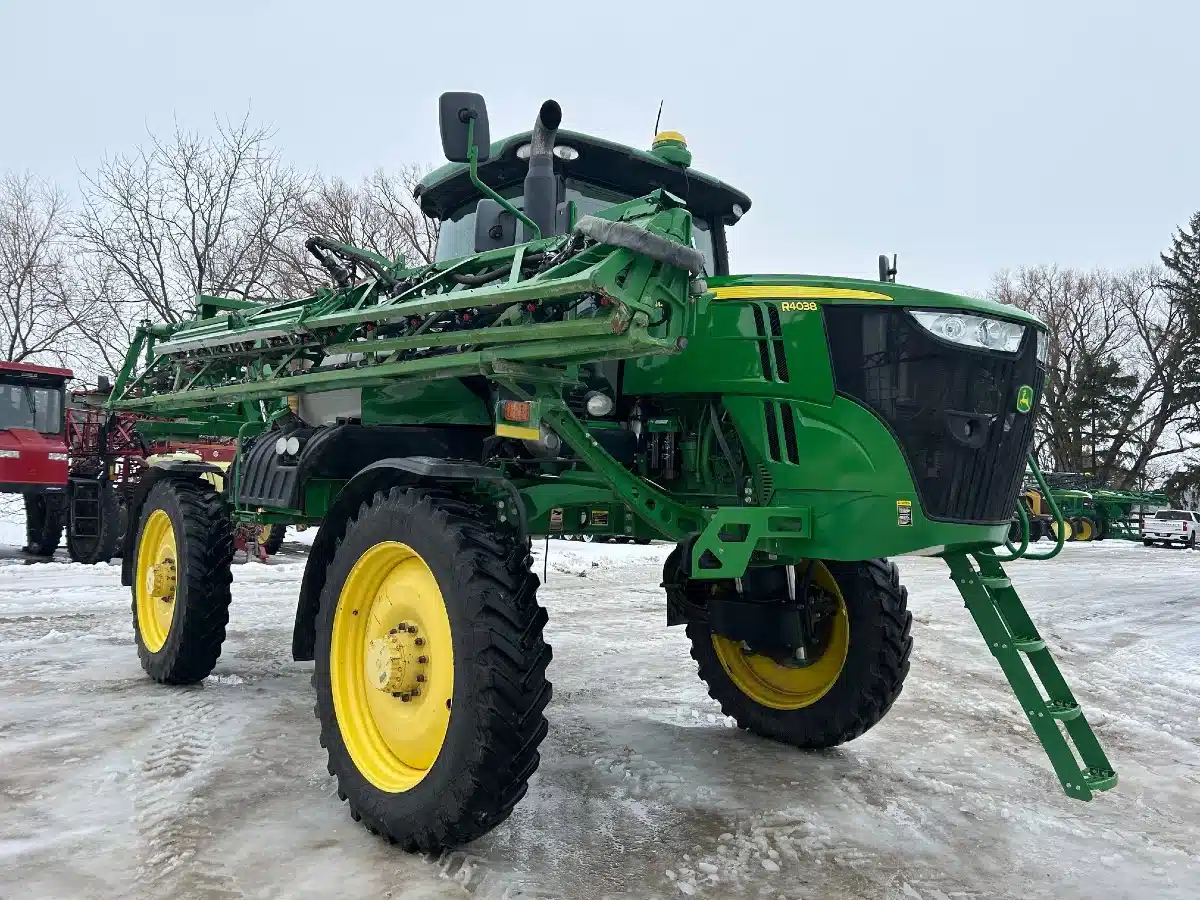 Gallery image 2 for 2017 John Deere R4038 Sprayer - Self Propelled