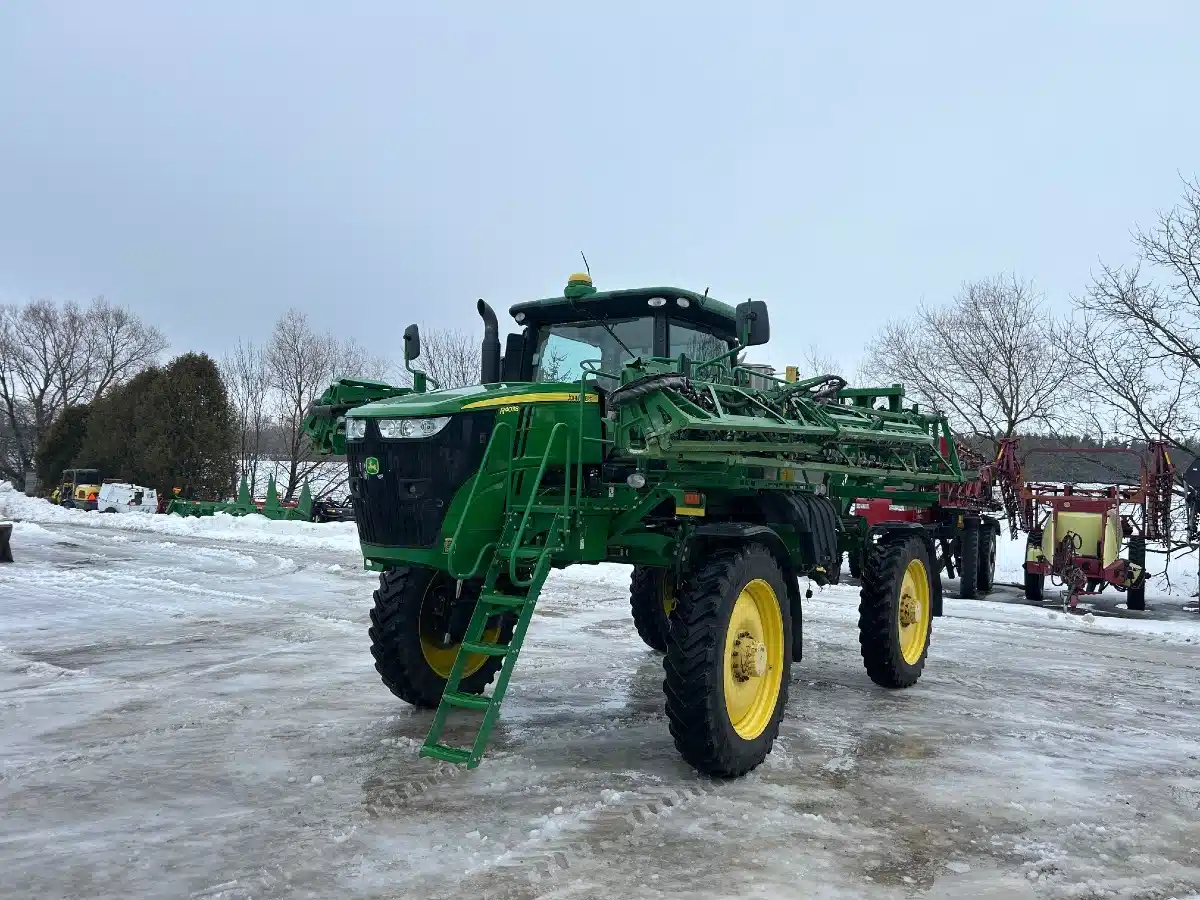 Gallery image 1 for 2017 John Deere R4038 Sprayer - Self Propelled