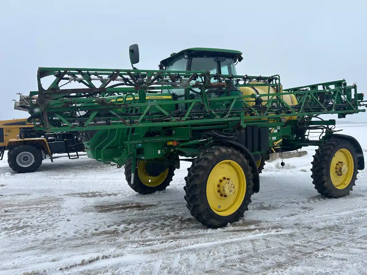 Gallery image 2 for 2018 John Deere R4023 Sprayer - Self Propelled