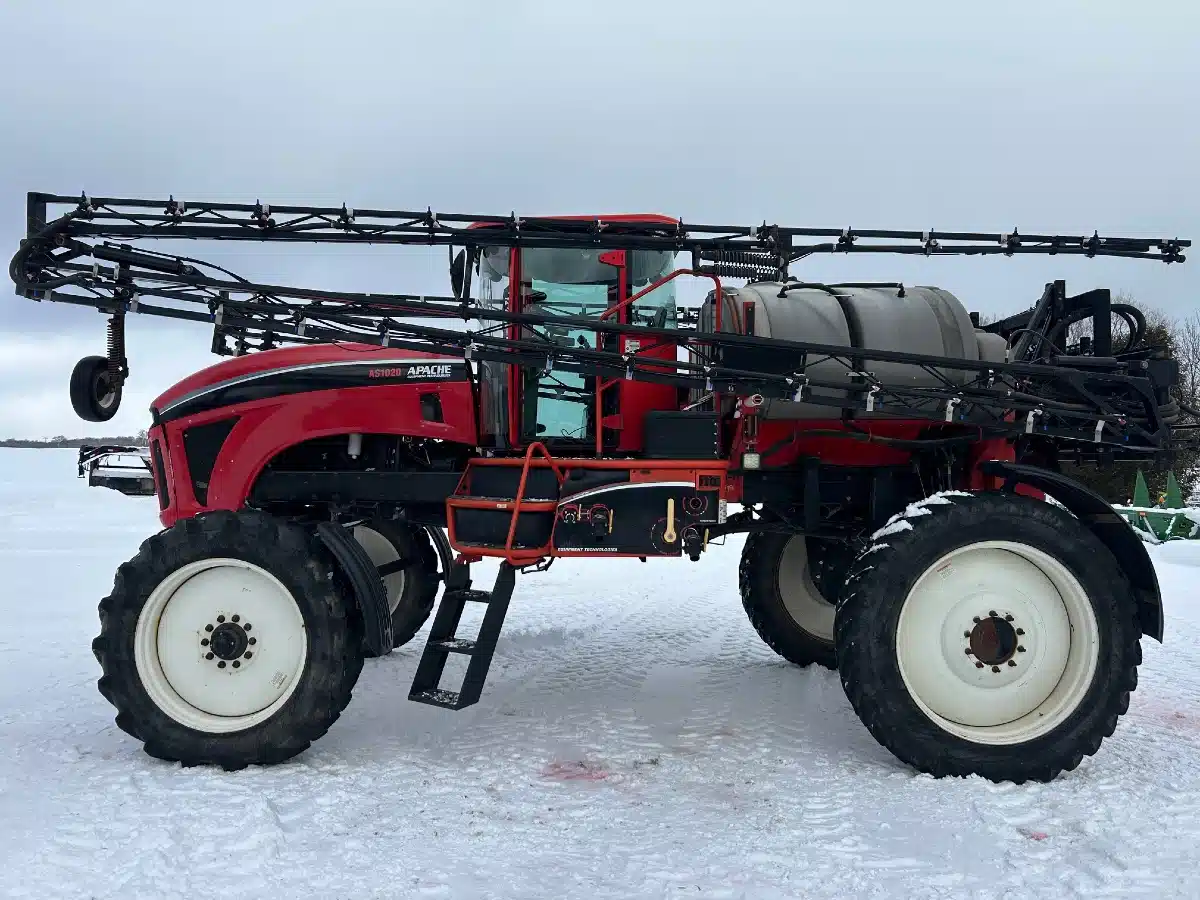 Gallery image 2 for 2011 Apache AS1020 Sprayer - Self Propelled