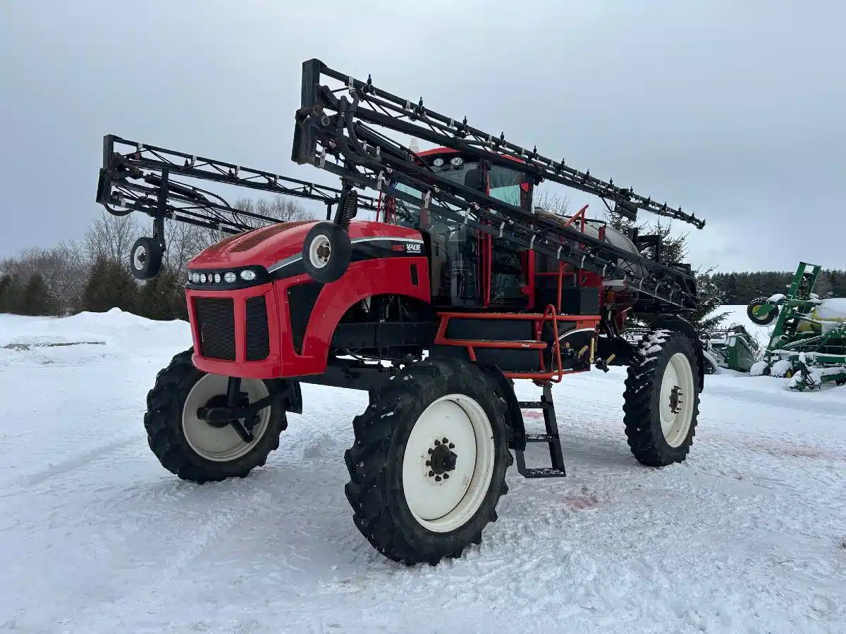 Used 2011 Apache AS1020 Sprayer - Self Propelled