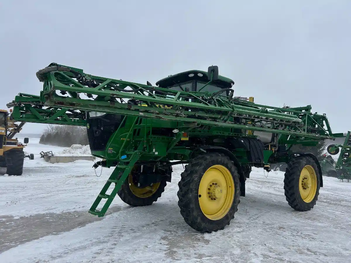 Gallery image 1 for 2019 John Deere R4038 Sprayer - Self Propelled